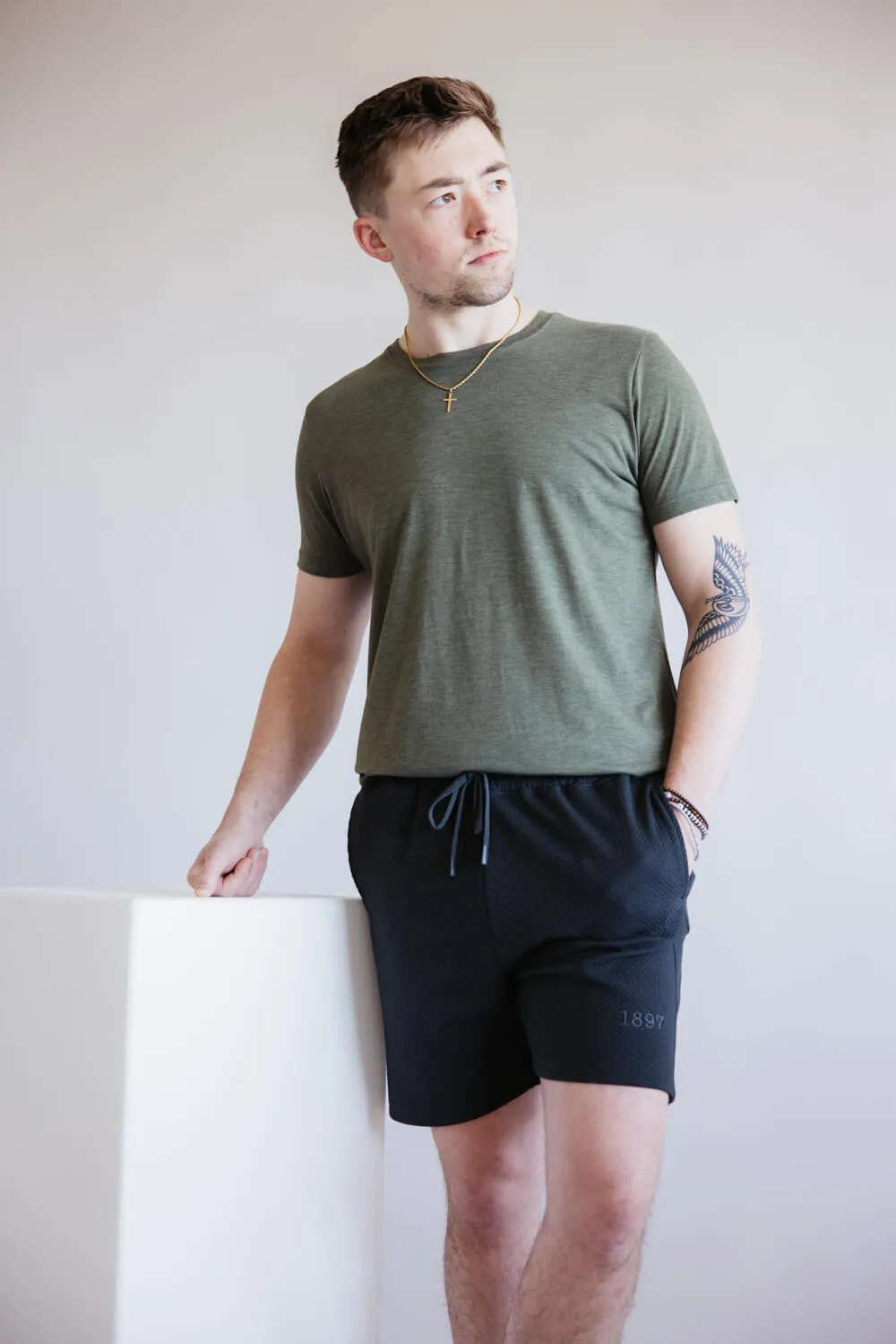1897 Active Diamond Stretch Shorts for Men in Charcoal | MP923-CHARCOAL