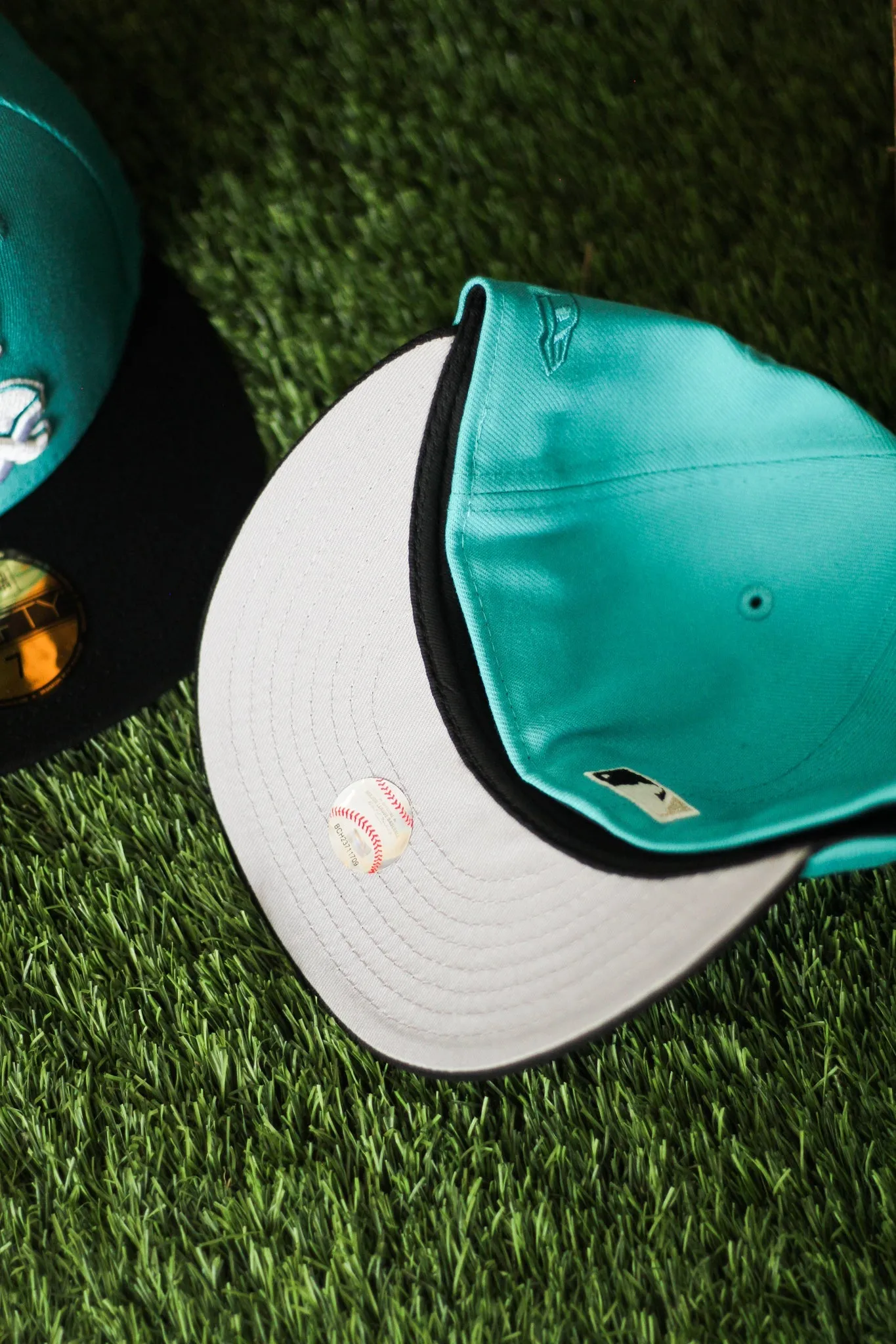1985 CHICAGO WHITE SOX TEAL FITTED W/ GREY UNDER VISOR