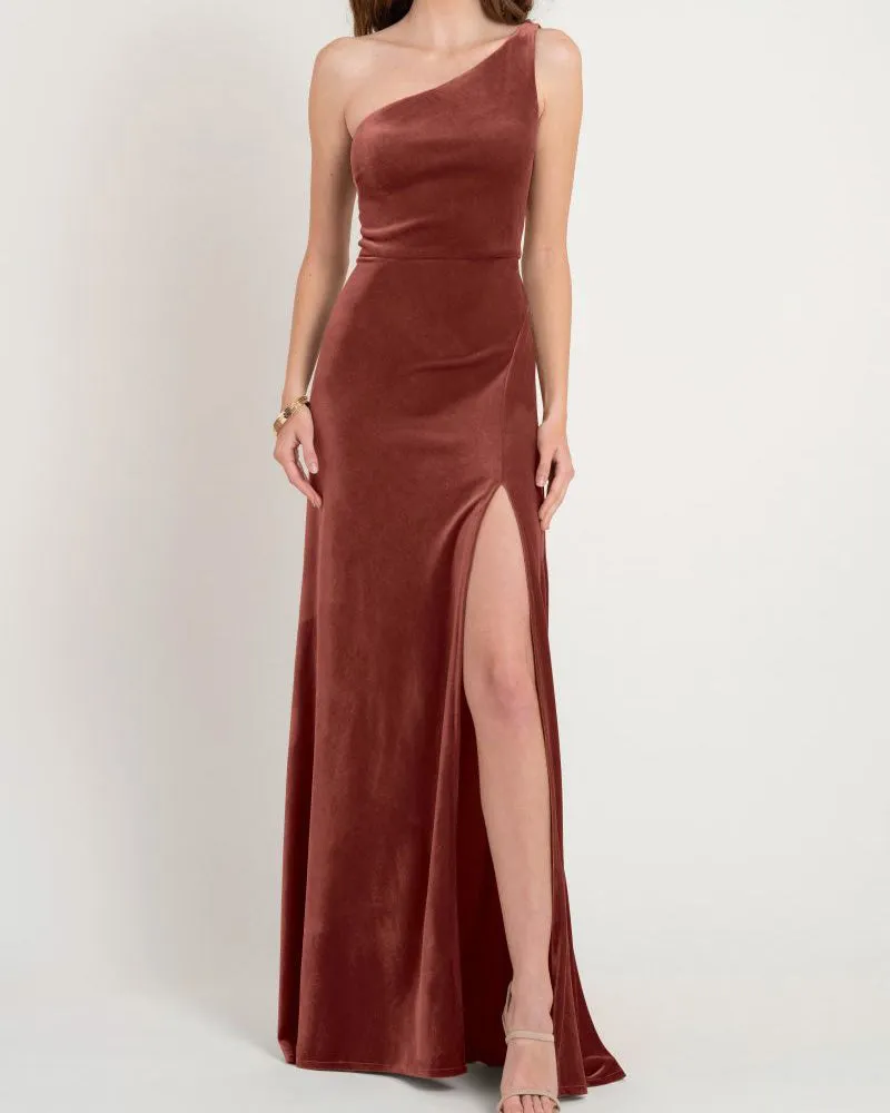 2021 Elegant One Shoulder Bridesmaid Dresses Split Side Soft Velvet Party Dress for Bridesmaids