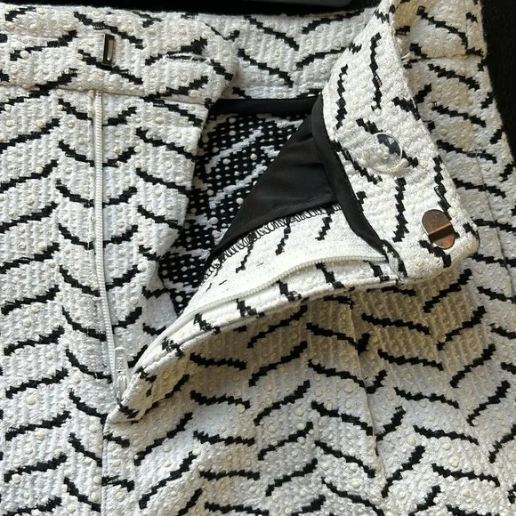 AYR Womens Lainificio Textured Pleated Shorts Black Cream Stripes Pockets Sz 0