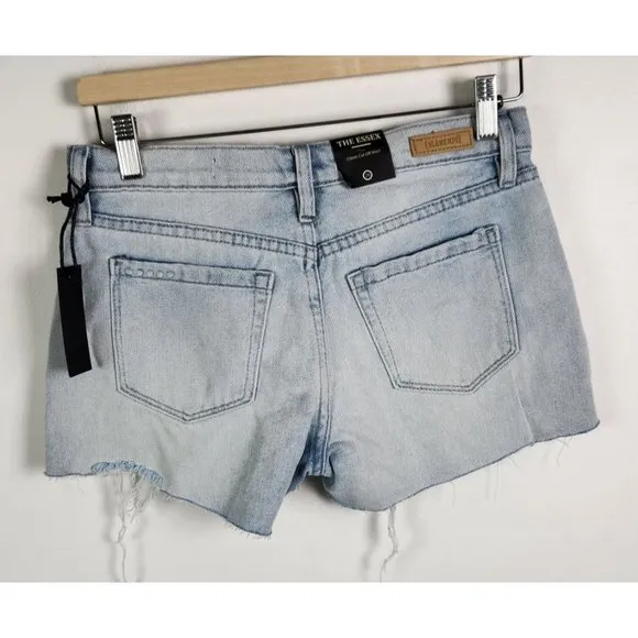 Blank NYC Women's Sz. 26 The Essex Classic Cut Off Shorts Light Wash NWT