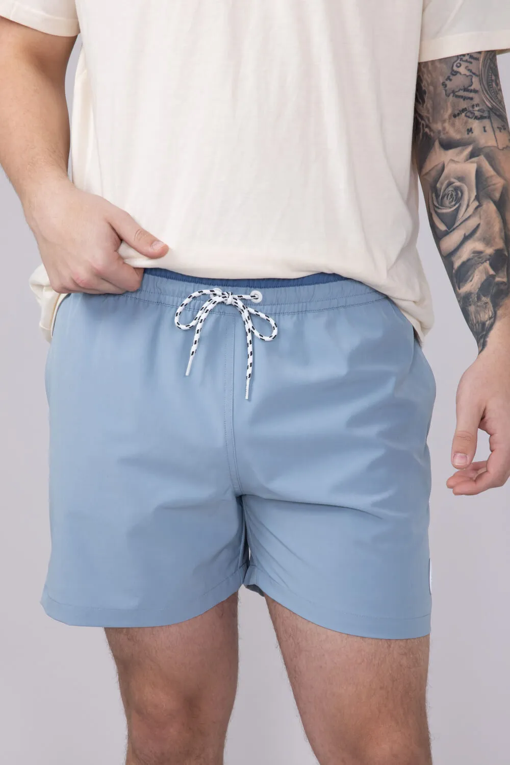 Chubbies Classic Swim Trunks 5.5” Shorts for Men in Blue | 109251-38