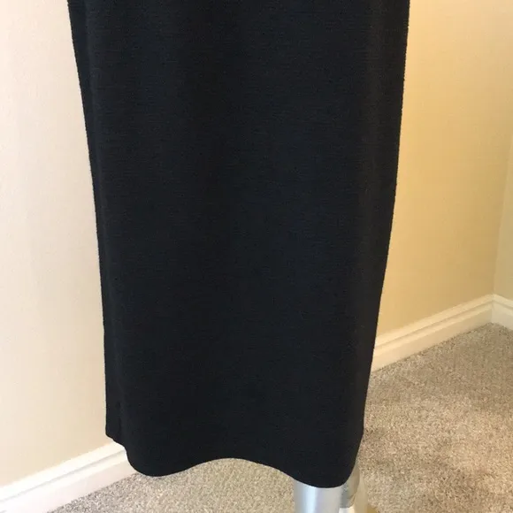 CUT LOOSE | Textured Midi Skirt