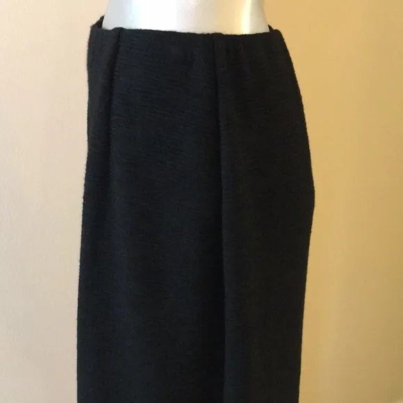 CUT LOOSE | Textured Midi Skirt
