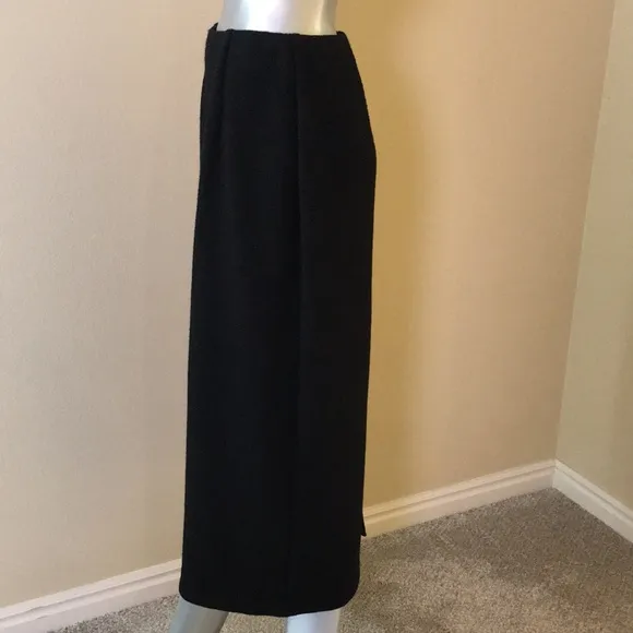 CUT LOOSE | Textured Midi Skirt