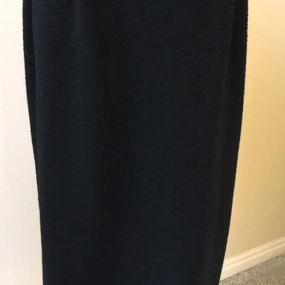 CUT LOOSE | Textured Midi Skirt