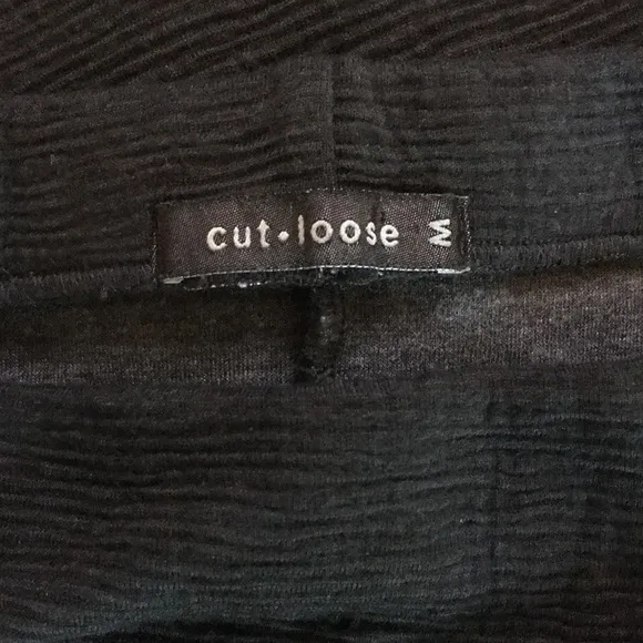 CUT LOOSE | Textured Midi Skirt