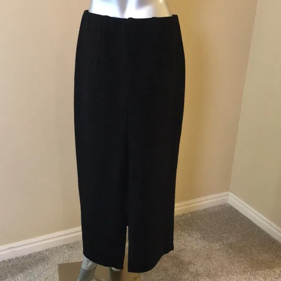 CUT LOOSE | Textured Midi Skirt