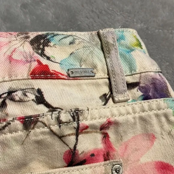 DL1961 Ivy Carnival high rise shorts watercolor floral denim 26 new NWOT