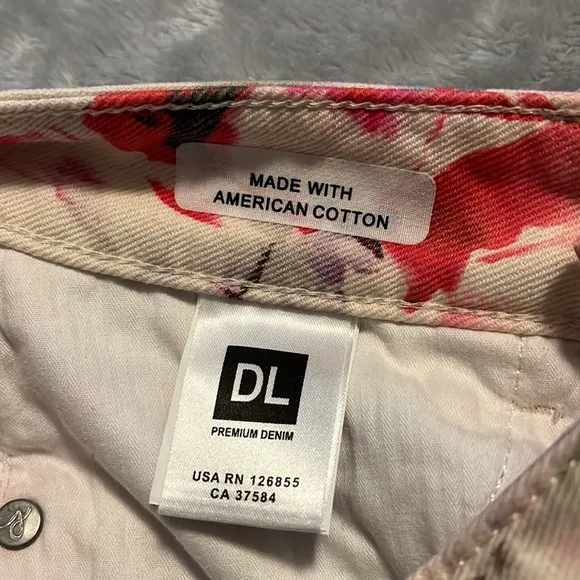 DL1961 Ivy Carnival high rise shorts watercolor floral denim 26 new NWOT
