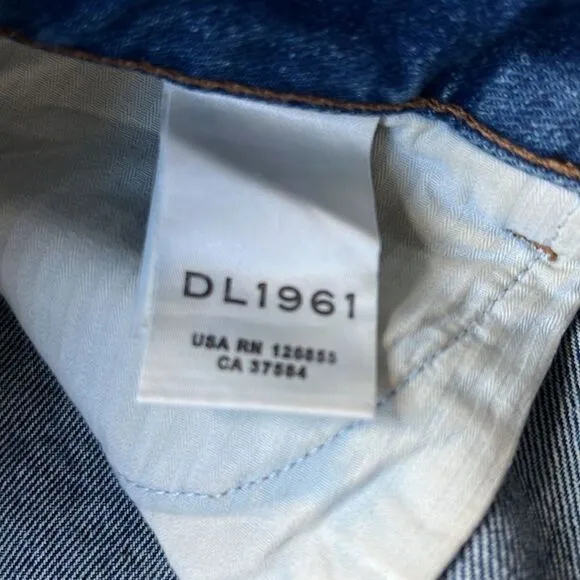 DL1961 Jean shorts great condition. Size 26