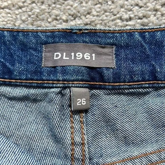 DL1961 Jean shorts great condition. Size 26