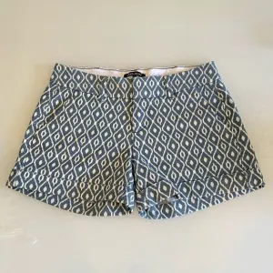 Hampton Mid Rise Printed Shorts size 28