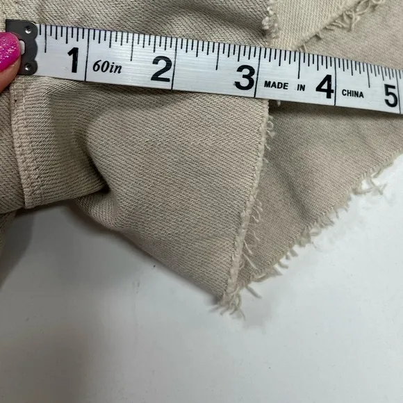L'Agence Audrey Cut Off Cotton Shorts in Biscuit Mid Rise Size 31” Waist Beige