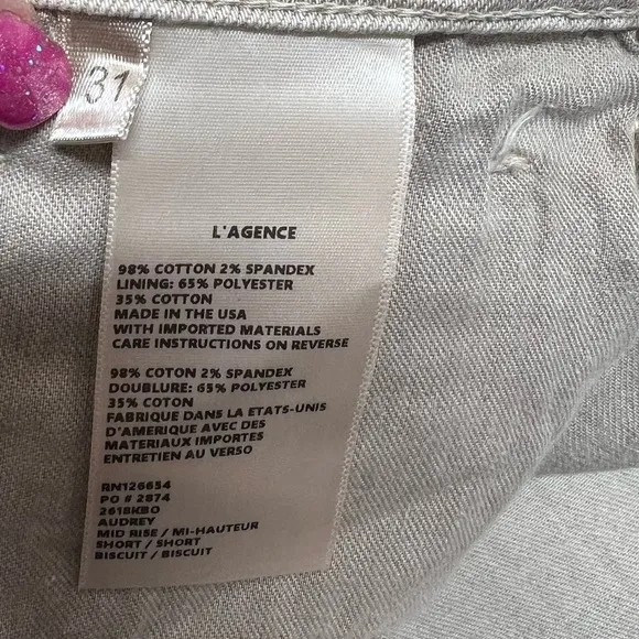 L'Agence Audrey Cut Off Cotton Shorts in Biscuit Mid Rise Size 31” Waist Beige