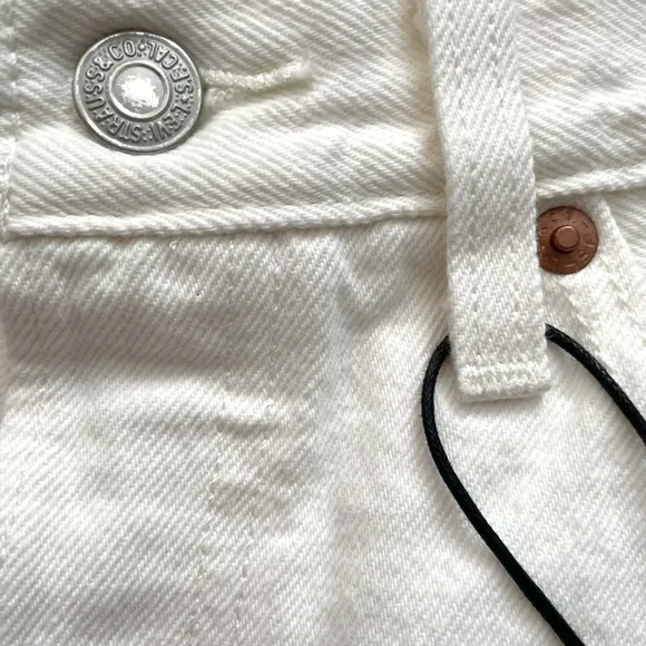 Levi’s 501 Women’s Mid-Rise White Shorts