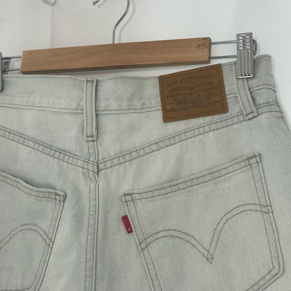 LEVI’s PREMIUM Wide-leg High-Rise Shorts