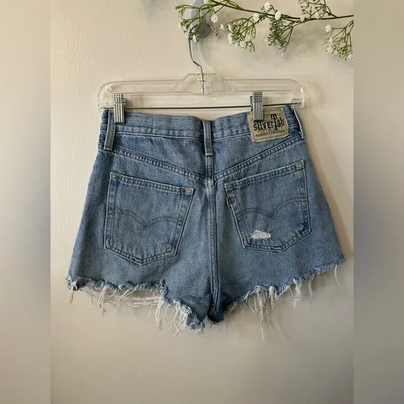 Levi's | Silver Tab Mom Short Light Wash Distressed