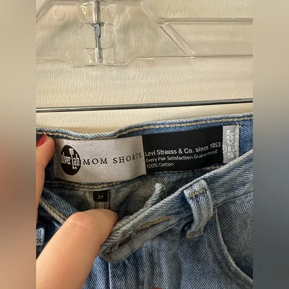 Levi's | Silver Tab Mom Short Light Wash Distressed