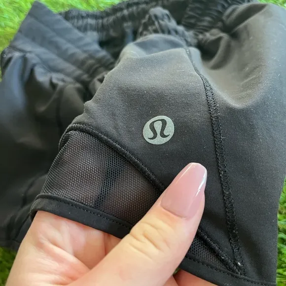 Lululemon Hotty Hot Shorts 2.5” Inseam • NWOT
