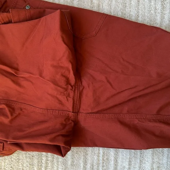 NWOT Duluth Trading Co Women’s DuluthFlex Fire Hose COOLMAX 11&quot; Shorts Red Siz 6