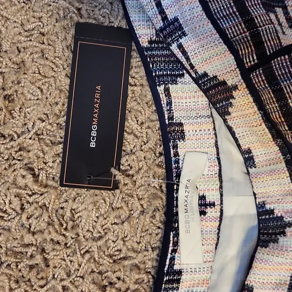 NWT BCBGMaxAzria Runway Shorts Woven Medium Tribal Multi-colored Designer Sample