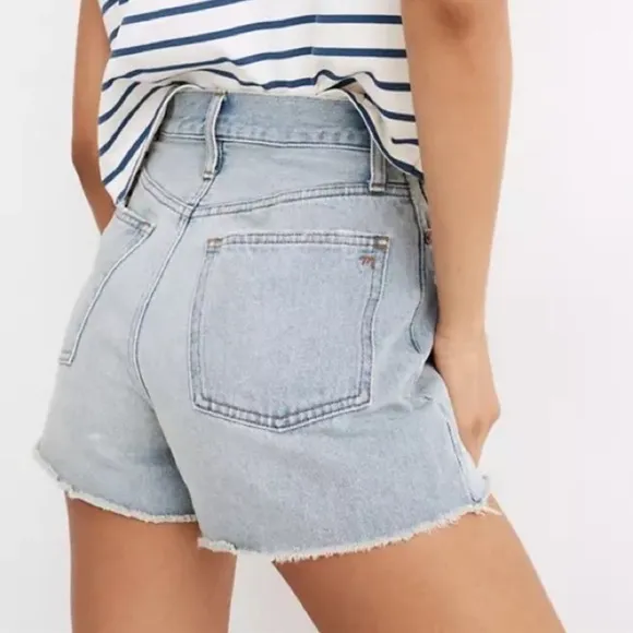 NWT MADEWELL High Rise Denim Shorts Raw Hem Light Wash, Size 24