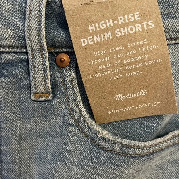 NWT MADEWELL High Rise Denim Shorts Raw Hem Light Wash, Size 24