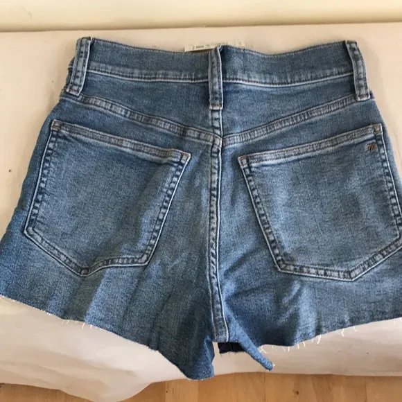 NWT Madewell Sz 24 THE PERFECT JEAN SHORT IN ELLACOTT WASH distressed light wash