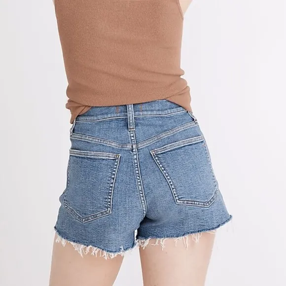 NWT Madewell Sz 24 THE PERFECT JEAN SHORT IN ELLACOTT WASH distressed light wash