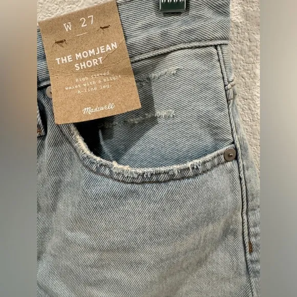NWT Madewell The Mom Jean Button Fly Raw Hem Distressed Light Blue Shorts 27
