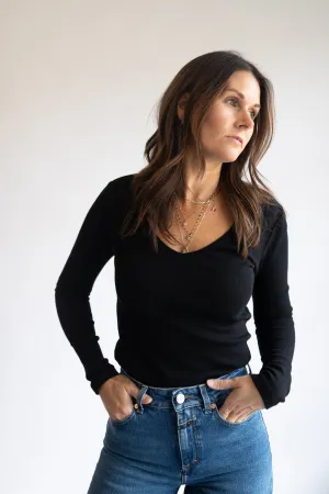 Perfect White Tee Kitt V Neck LS Top in Black