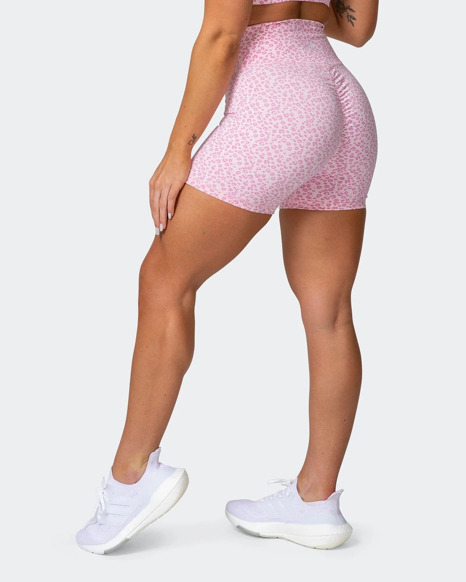 SIGNATURE SCRUNCH MIDWAY SHORTS Rose Quartz Mini Cheetah Print