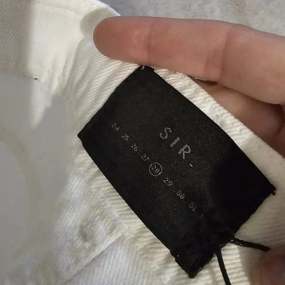SIR The Label Classic Long Line Short White