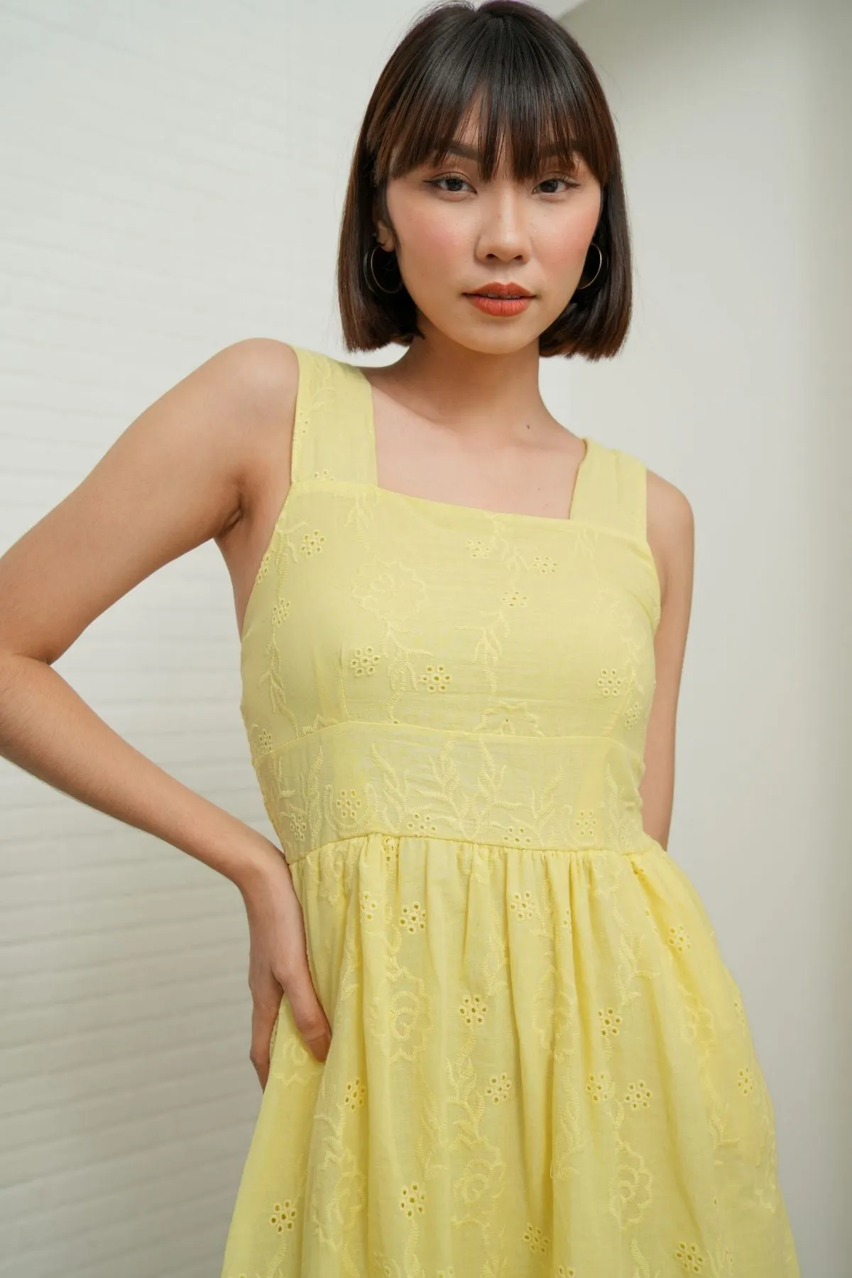SOLEIL Sleeveless Eyelet Midi Dress (Yellow)
