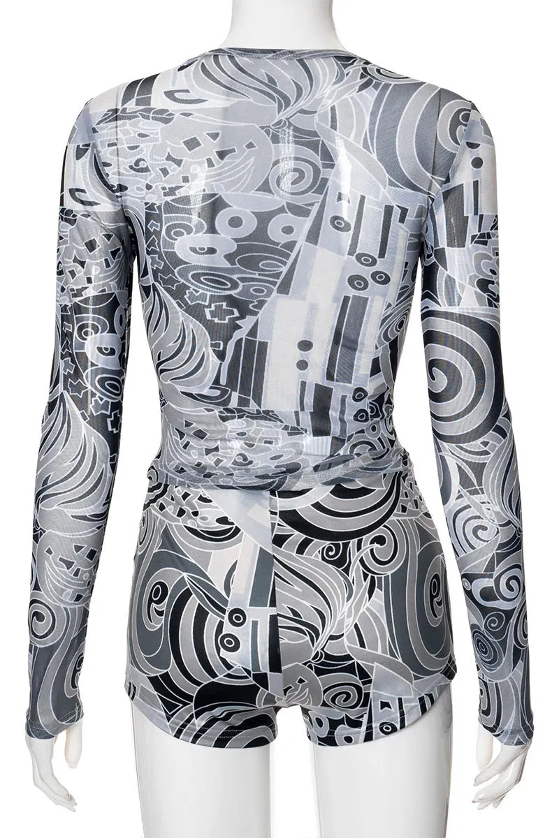 UM0490 Graphic Shirt and Shorts Set