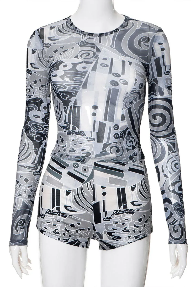 UM0490 Graphic Shirt and Shorts Set