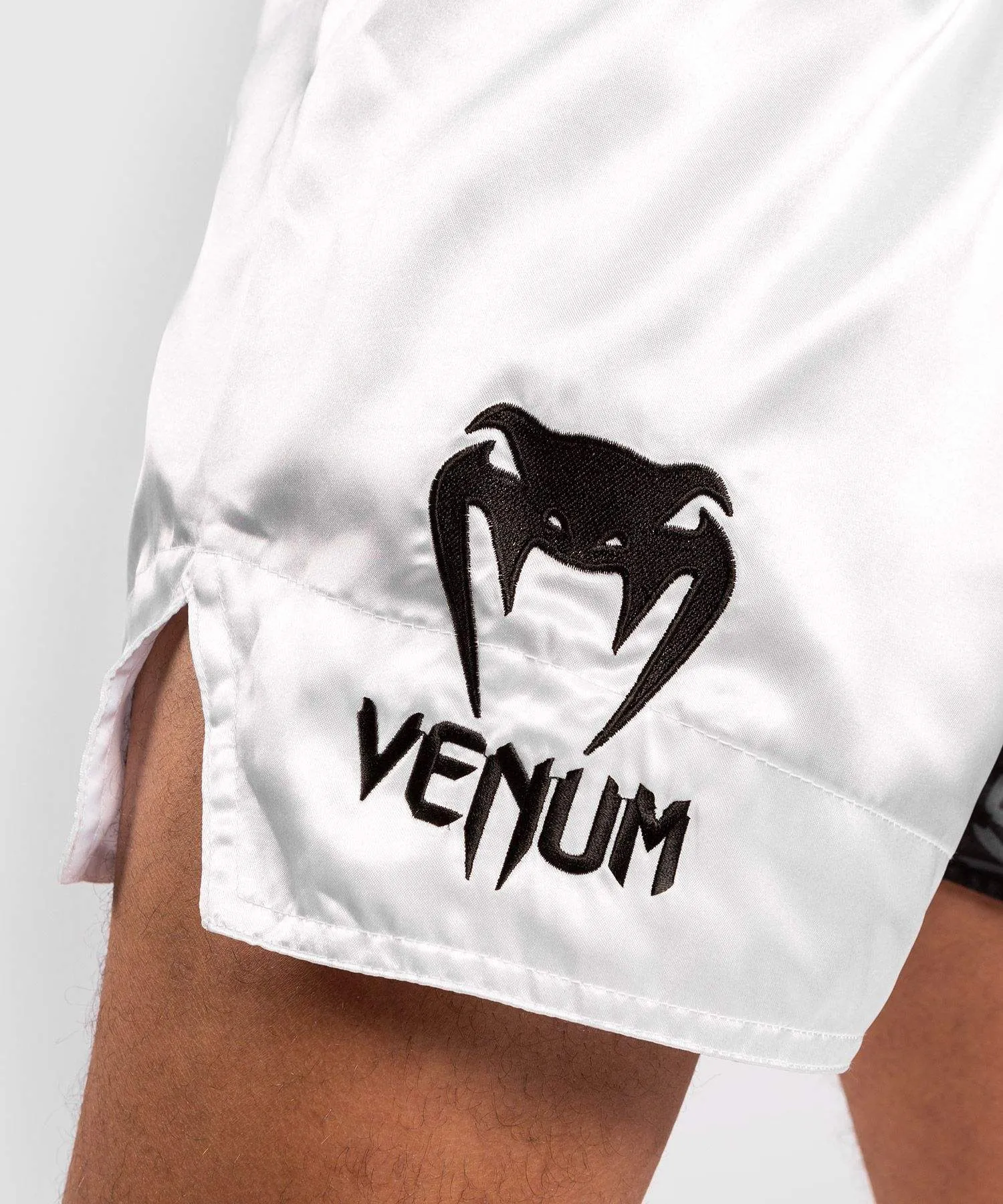 VENUM LOGOS MUAY THAI SHORTS