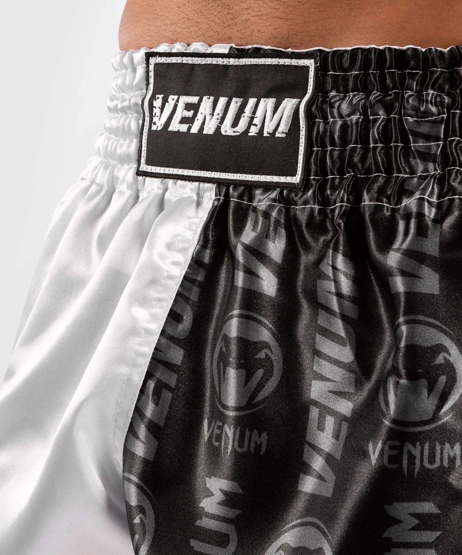 VENUM LOGOS MUAY THAI SHORTS