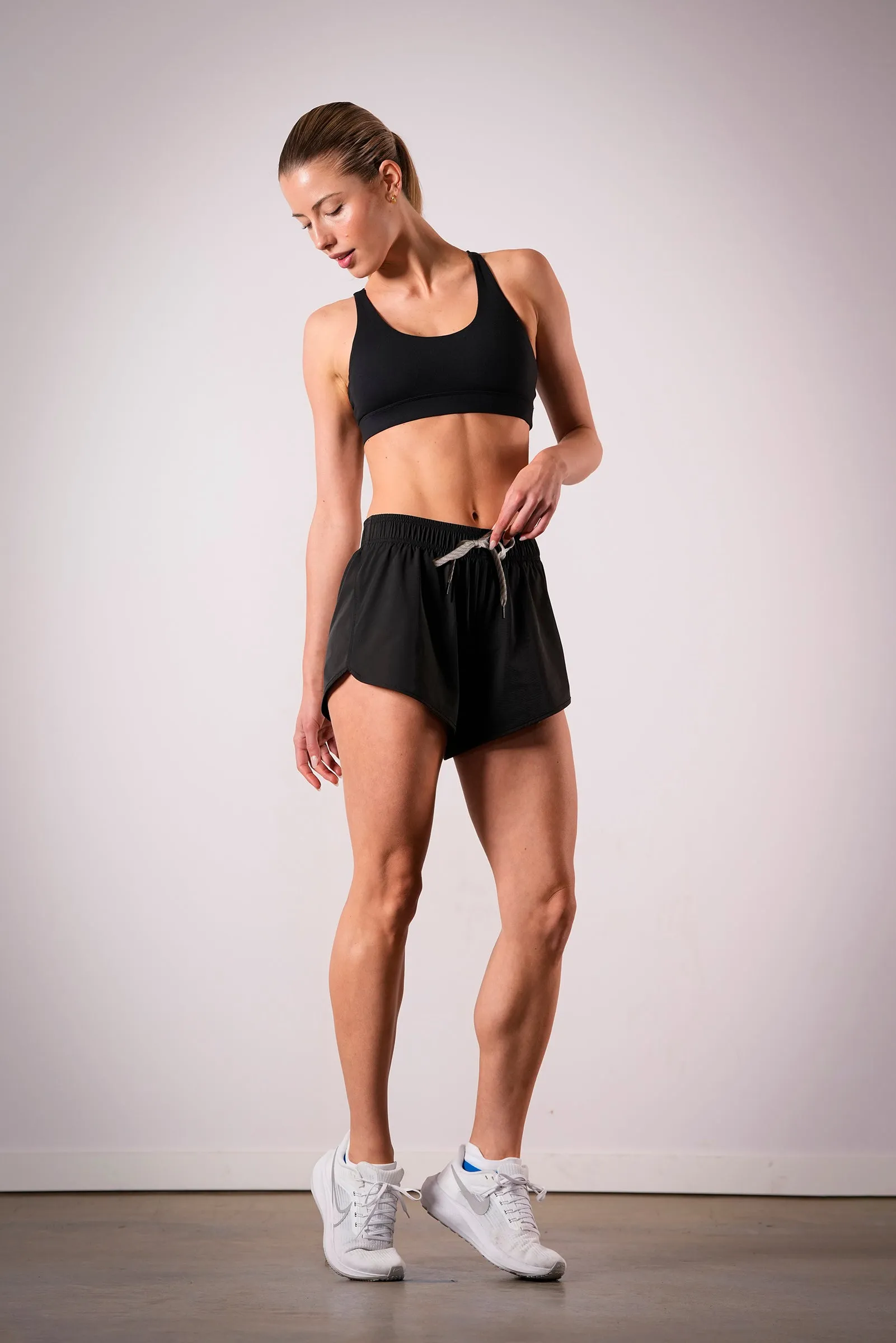 Women's Everywear Lifestyle Shorts - 4-inch Lined